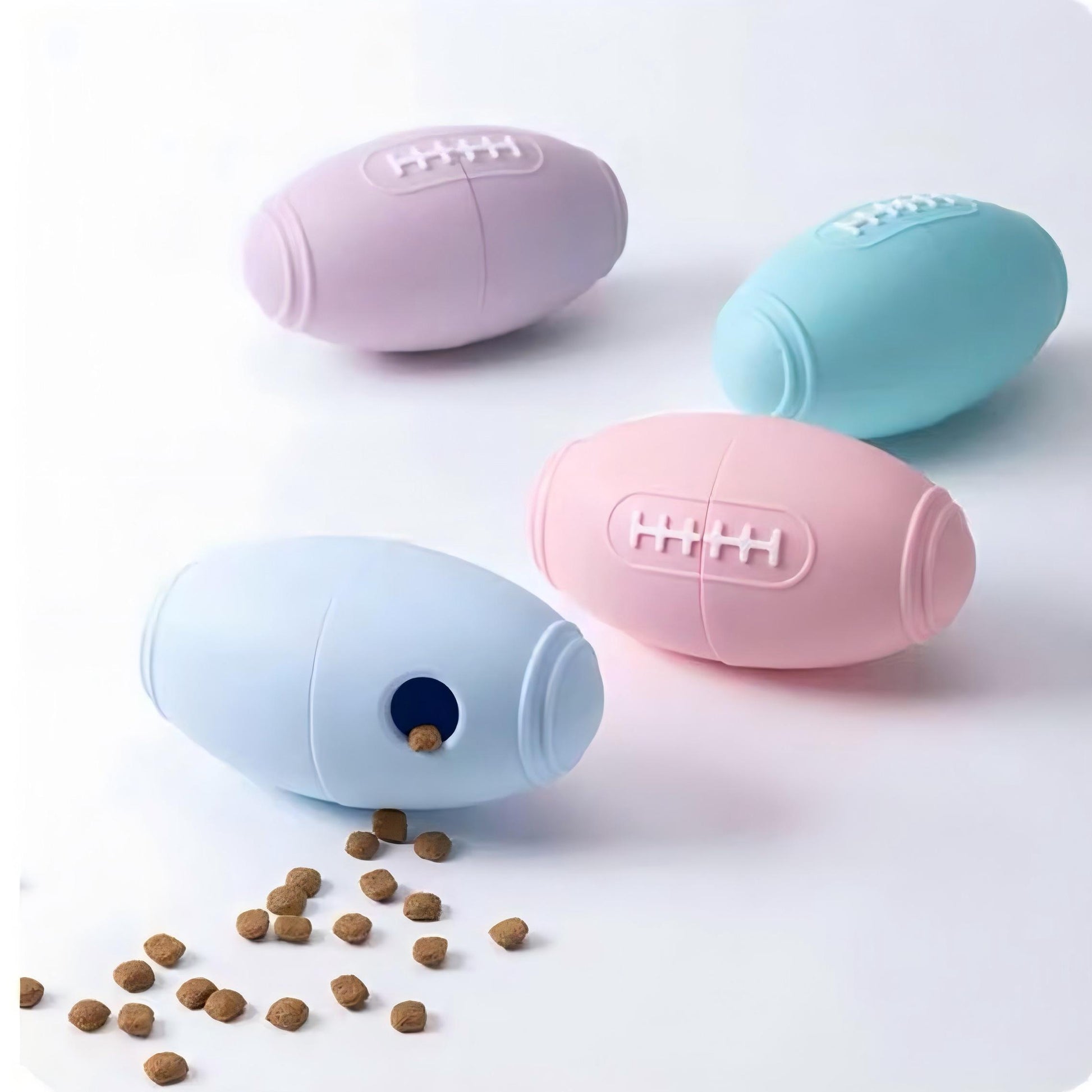 ペット用フードディスペンサー　フットボール型