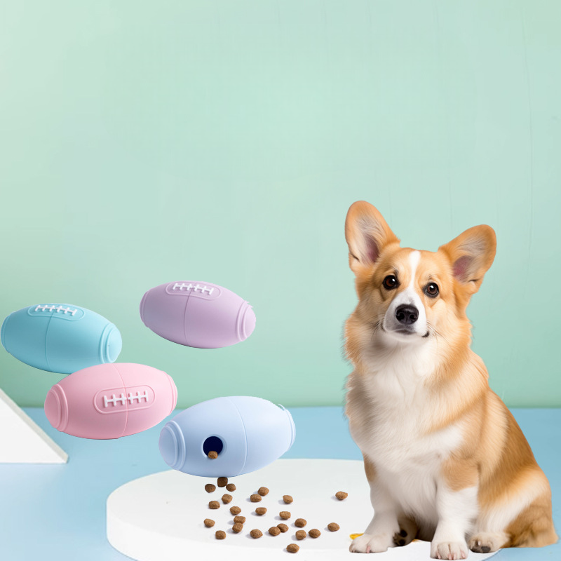 ペット用フードディスペンサー　フットボール型